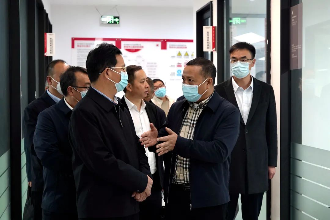 如何在(zai)貴州進(jin)一(yi)步做大(da)産(chan)業?貴州省農業農村廳黨組成(cheng)員(yuan)、副廳長(zhang)張元鑫一(yi)行調研鐵騎力(li)士